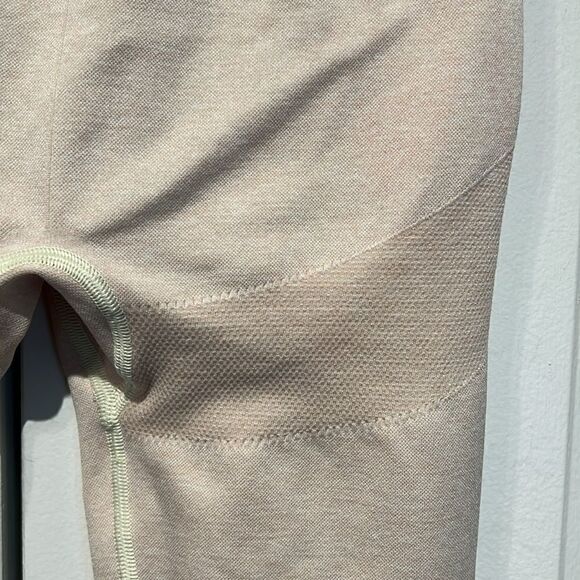 Gymshark Light‎ Pink Crop Leggings Size S Excellent Condition - Picture 9 of 13